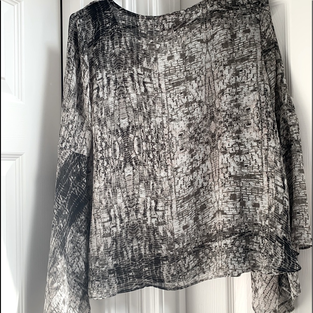 Jennifer Lopez blouse brown and tan, very comfy